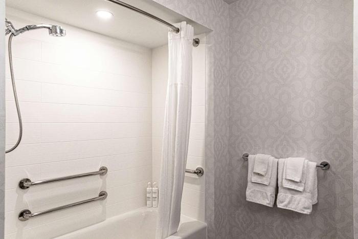 hampton inn and suites charleston west ashley