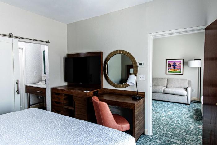 hampton inn and suites charleston west ashley