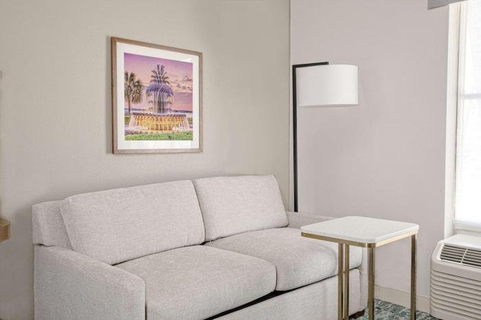 hampton inn and suites charleston west ashley