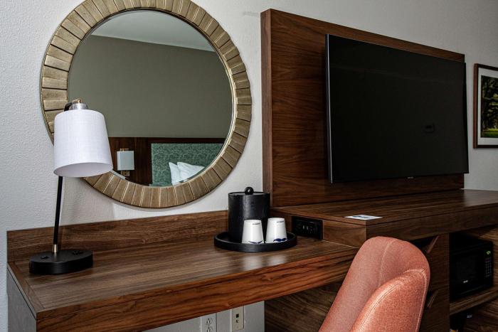 hampton inn and suites charleston west ashley