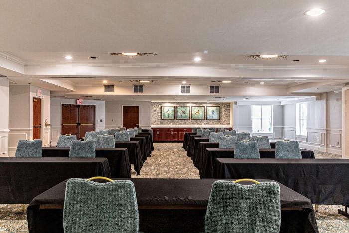 hampton inn and suites charleston west ashley