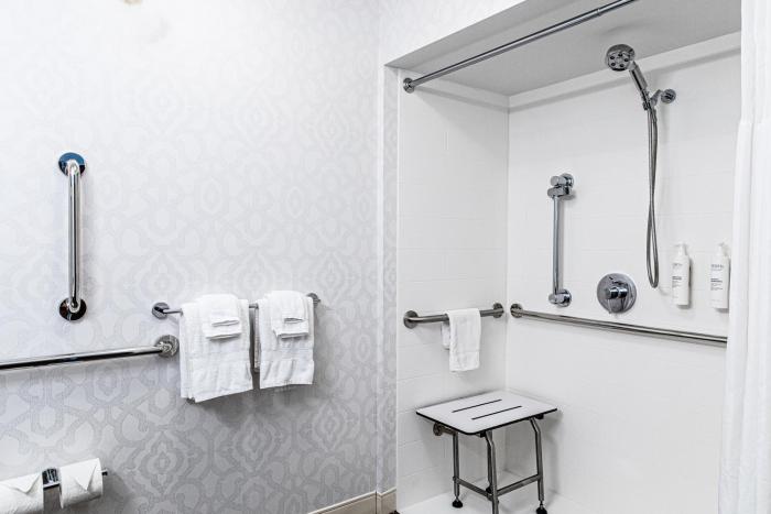 hampton inn and suites charleston west ashley