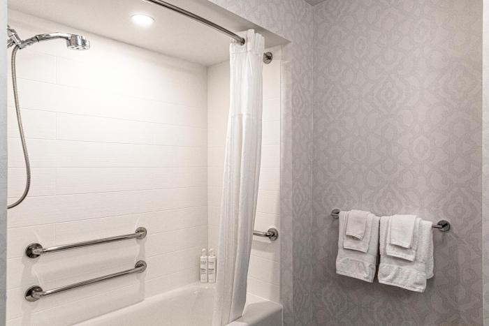 hampton inn and suites charleston west ashley