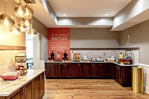 hampton inn and suites charleston west ashley
