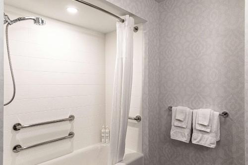 hampton inn and suites charleston west ashley