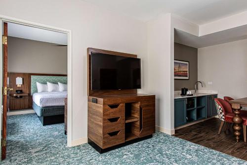 hampton inn and suites charleston west ashley