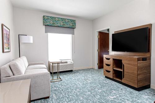 hampton inn and suites charleston west ashley