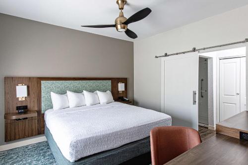 hampton inn and suites charleston west ashley