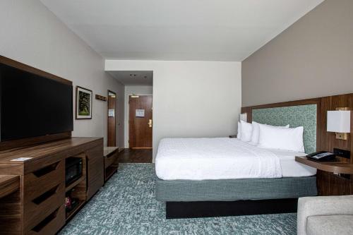 hampton inn and suites charleston west ashley