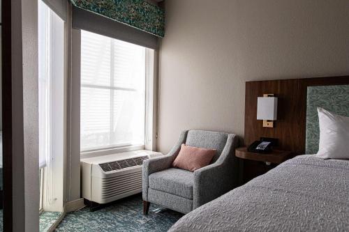 hampton inn and suites charleston west ashley