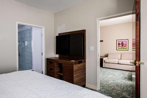 hampton inn and suites charleston west ashley