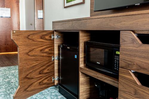hampton inn and suites charleston west ashley