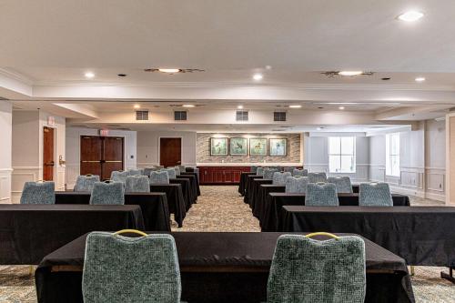 hampton inn and suites charleston west ashley