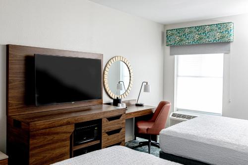 hampton inn and suites charleston west ashley