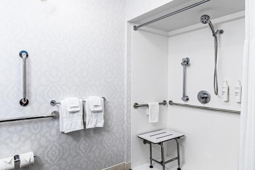 hampton inn and suites charleston west ashley