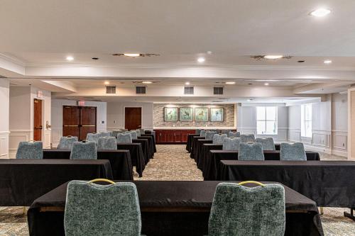 hampton inn and suites charleston west ashley