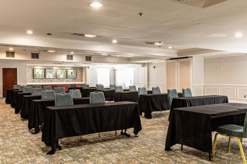 hampton inn and suites charleston west ashley
