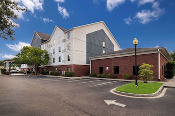 clarion pointe charleston west ashley