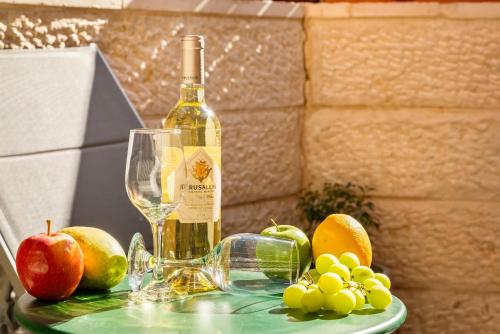 mamilla view suites and apt hotel