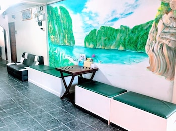 Golden Bee Phiphi Hostel,,2 star