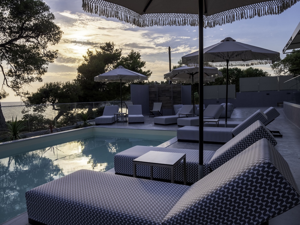 casa bloo adults only