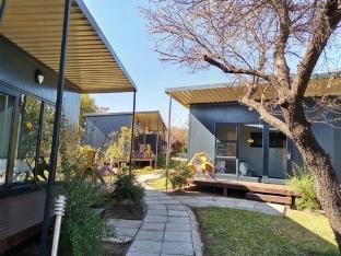Sleepover Lanseria,Johannesburg>>Gauteng,2.5 star
