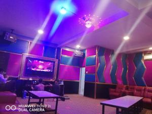 supreme hotel yangon