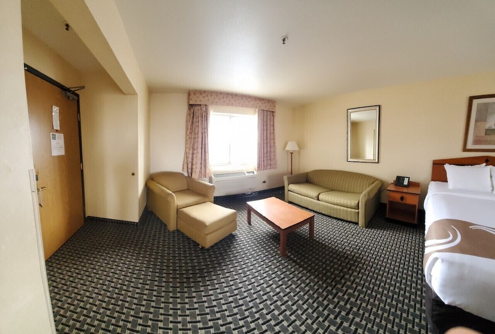 quality inn cheyenne i 25 south