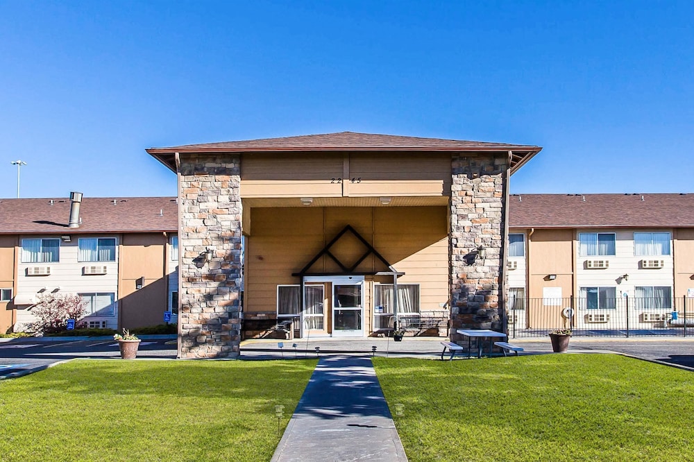 quality inn cheyenne i 25 south