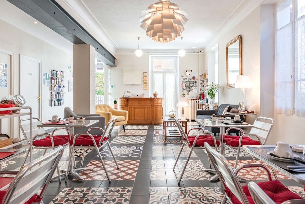 hotel cecil adults only