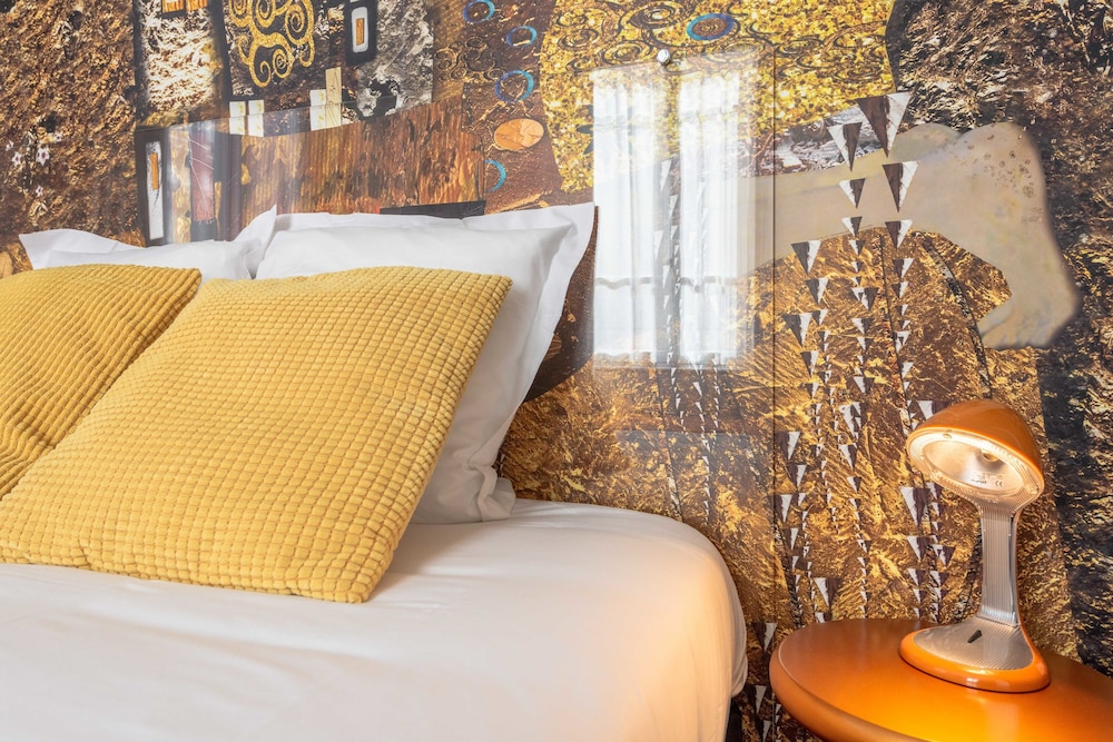 hotel cecil adults only