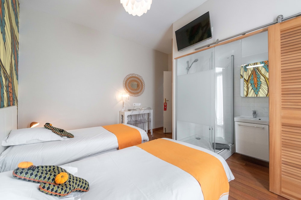 hotel cecil adults only