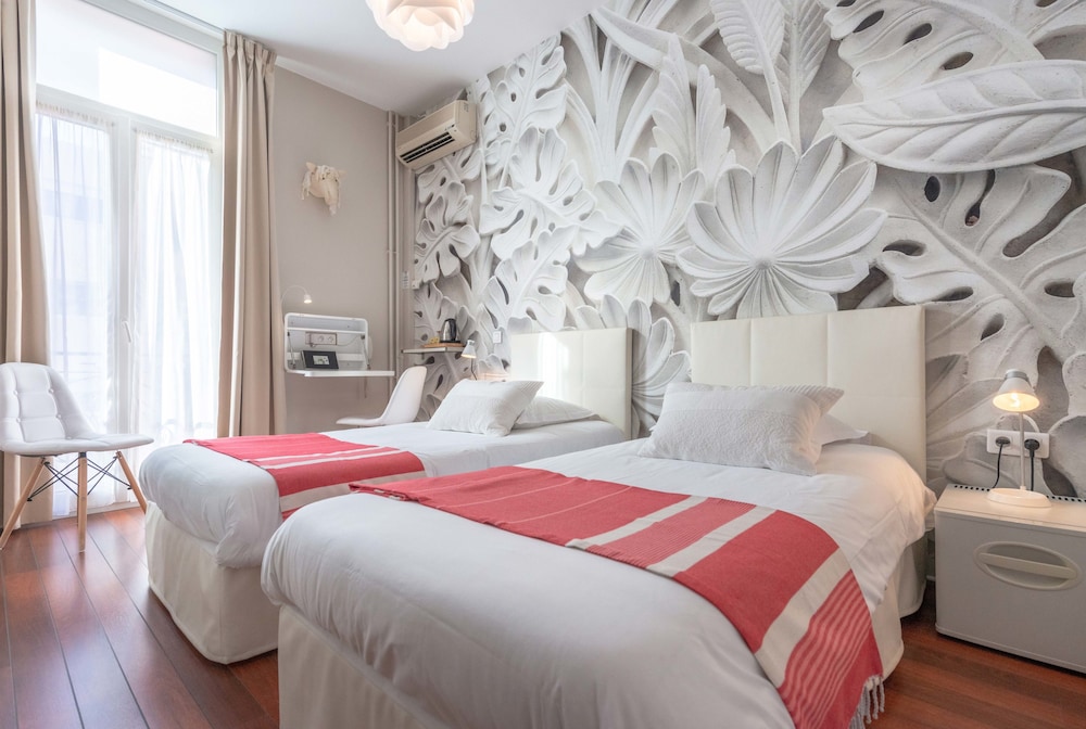 hotel cecil adults only