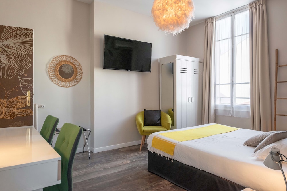 hotel cecil adults only