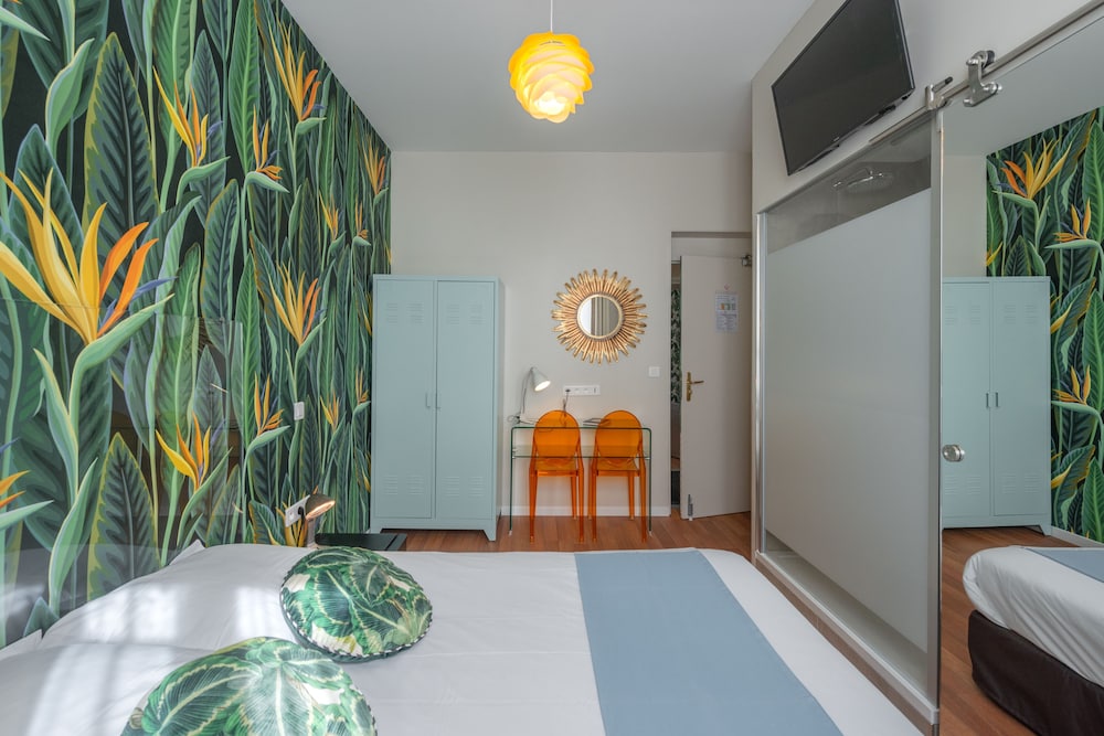 hotel cecil adults only