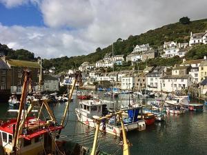 the halfway house pub and kitchen