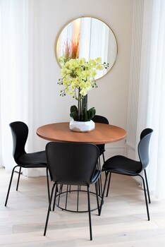 frederick place your apartment