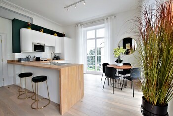 frederick place your apartment