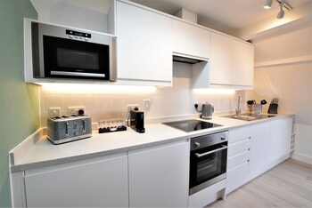 frederick place your apartment