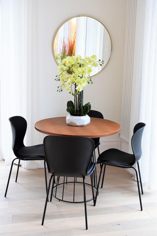 frederick place your apartment