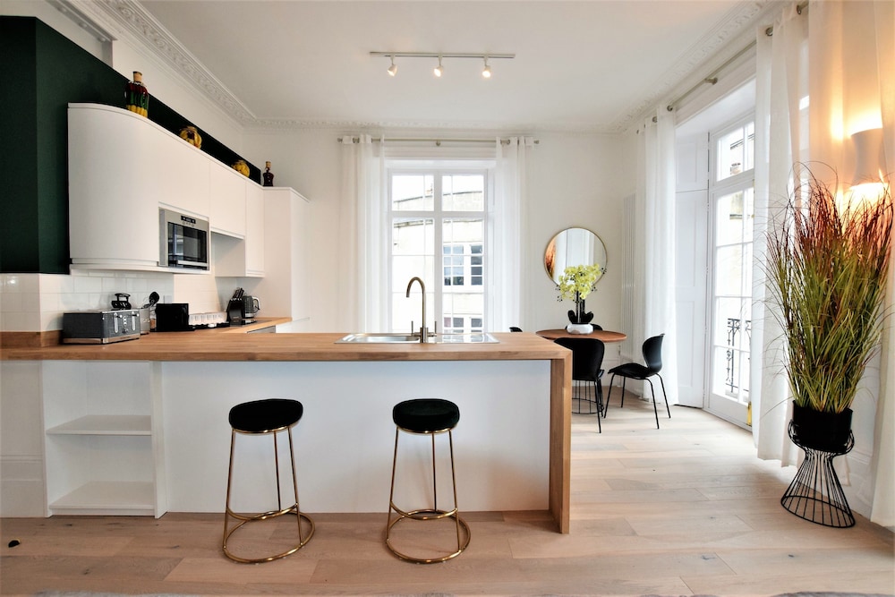 frederick place your apartment
