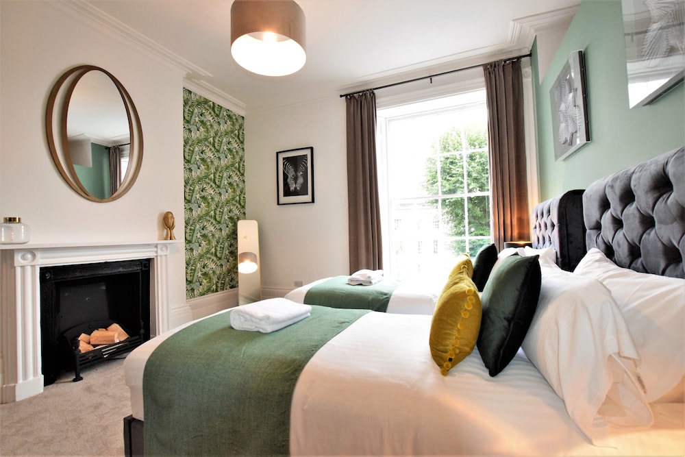 frederick place your apartment