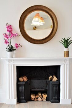 frederick place your apartment