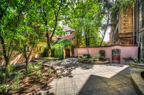 old town kanonia hostel and apartments