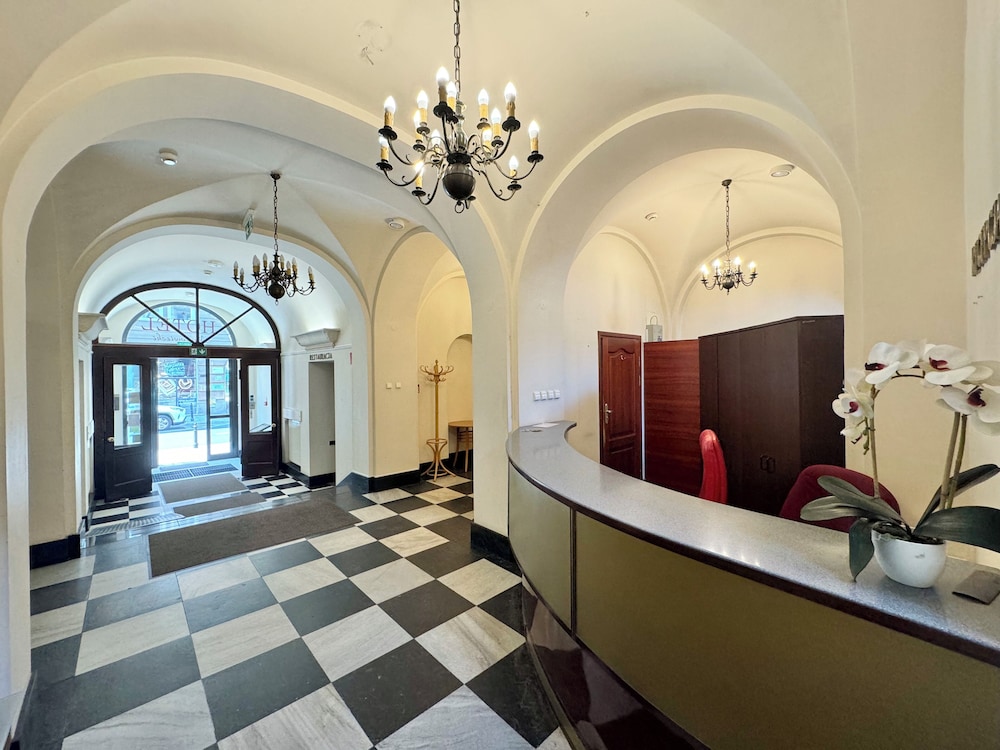 hotel mazowiecki wow