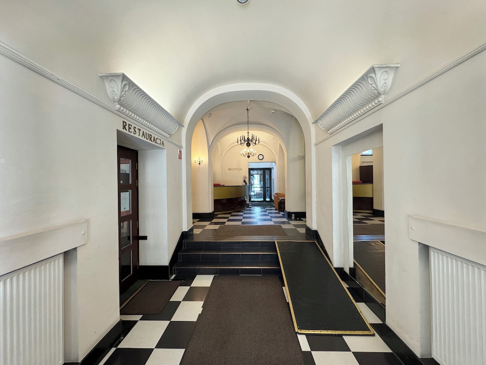 hotel mazowiecki wow