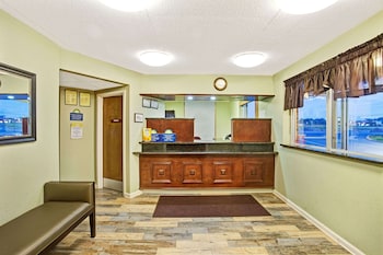 Days Inn By Wyndham Clarksville Tn,Tennessee>>Clarksville,2 star