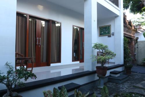 sekar waru homestay