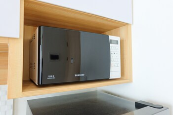 compact 1br at tree park apartment