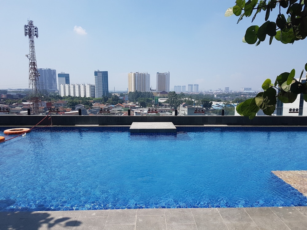 compact 1br at tree park apartment